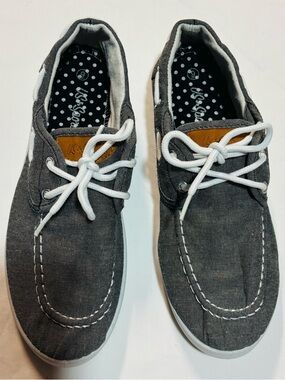 Casual canvas